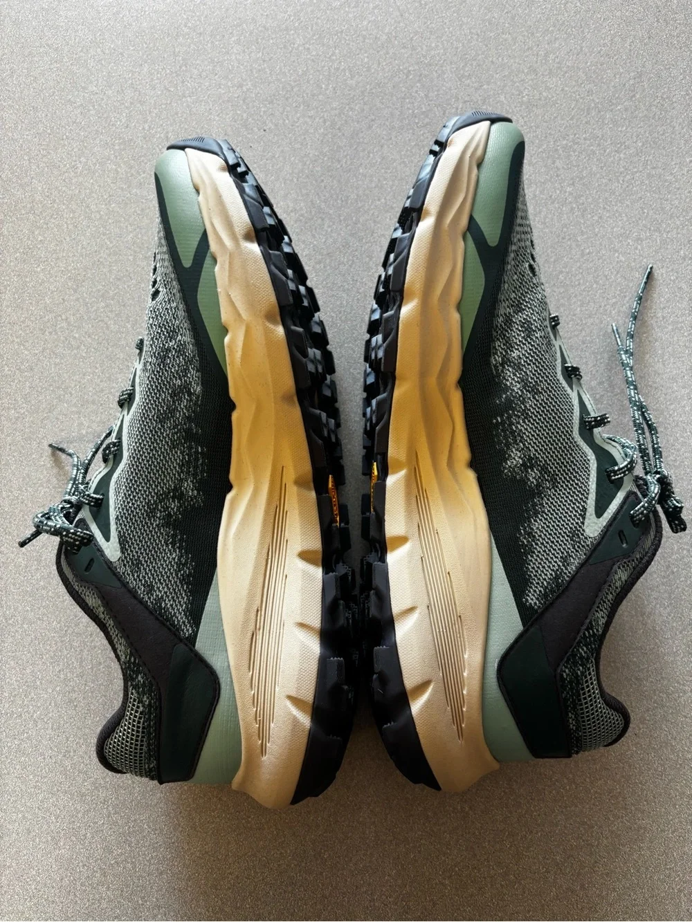 NWOT Merrell Nova 4 Trail Running Shoes in Basil Green and Cream